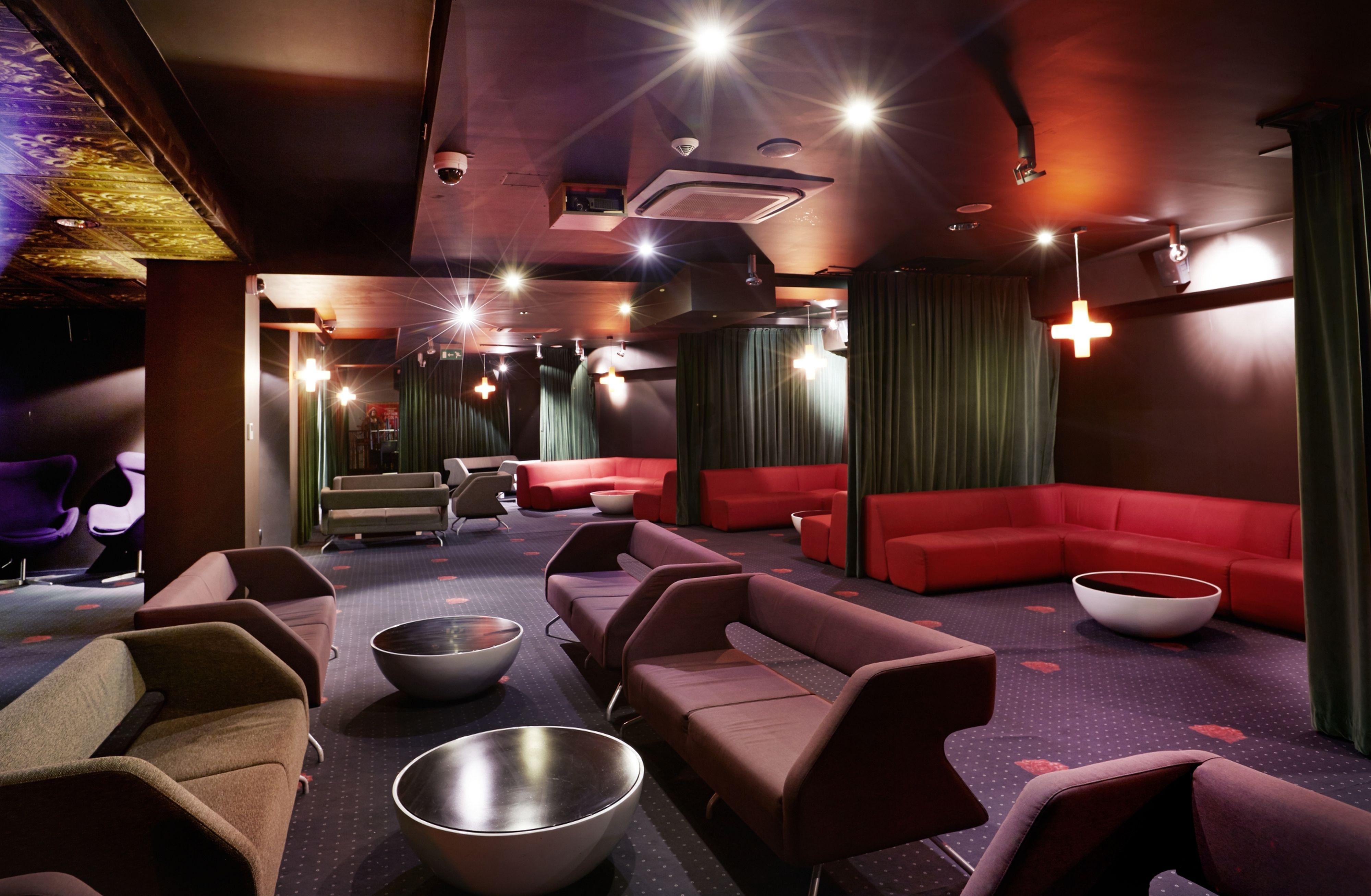 Marine Hotel By Zdrojowa Колобжег Екстериор снимка The interior of the nightclub